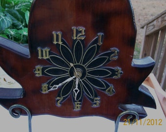 Vintage 1970's Carved Pineapple Tree Trunk Slice High Gloss Wood Wall Clock