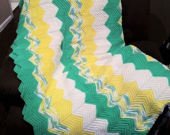 Vintage Chevron ZIG ZAG  Ripple LARGE Queen Size 72"W x 80"L Heavy Afghan Hand Made ~ Teal Green Yellow White Variegated ~Stored~ Never Used