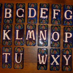 LETRAS A-Z feitas à mão pintadas à mão 2-1/2" x 5-1/2" TELHA CERÂMICA Design de flores