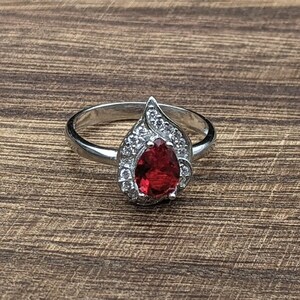 Handgemachter 925 Sterling Silber Roter Rubin Damen Ring Größe 8 Jubiläum Geschenk Geburtstagsgeschenk