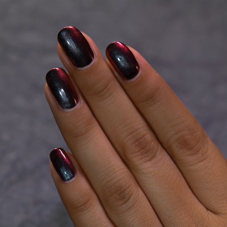 Eclipse Black-to-Red Ultra Chrome Nail Polish image 6