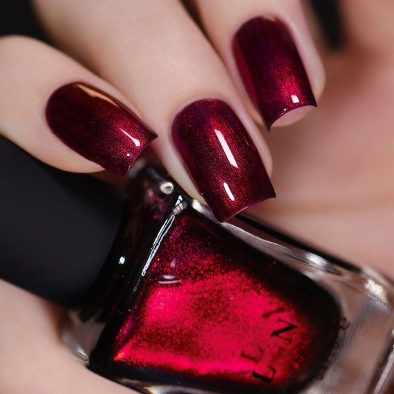 The Best Red Nail Polish, Based on Your Skin Tone | Vogue