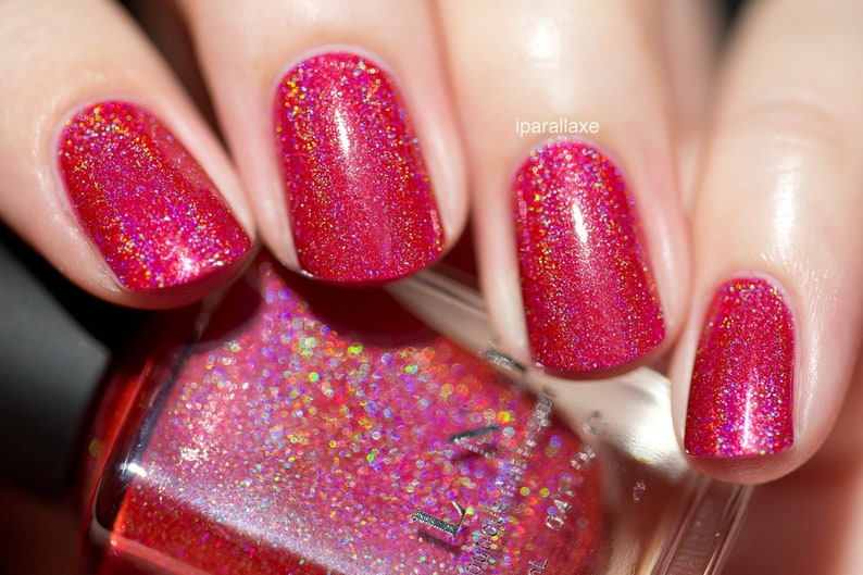 Closure Apple Red Holographic Nail Polish 画像 1