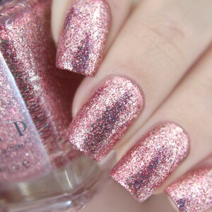 Daydreamer Flamingo Pink Holographic Ultra Metallic Nail Polish image 4