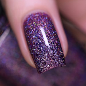 Pierwszy taniec - oszałamiający głęboki śliwkowy lakier do paznokci Ultra Holo™