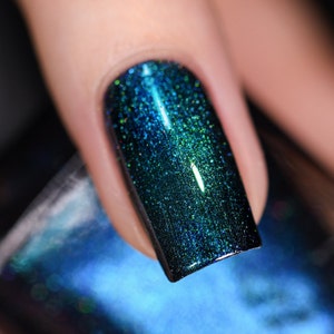 Spellbound - Teal to Green Holographic Nail Polish