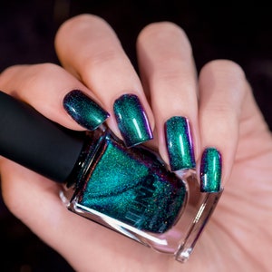 Deep Space Teal to Purple Magnetic Holographic Nail Polish image 5