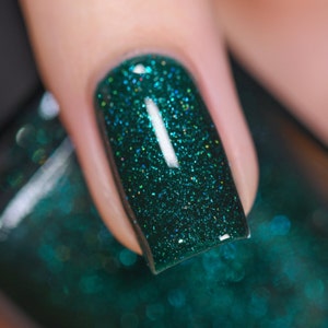 Fir Coat Sultry Emerald Green Holographic Nail Polish image 1