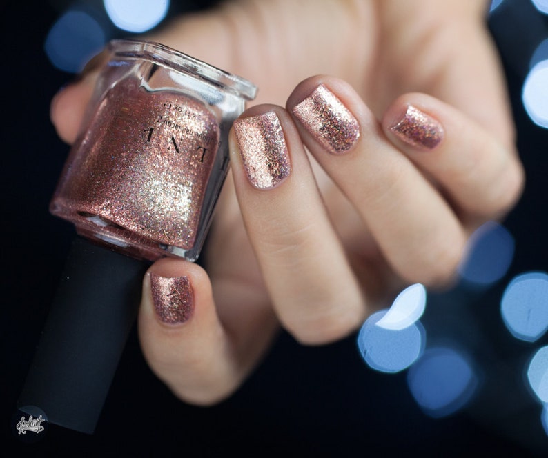 Juliette Rose Gold Holographic Nail Polish image 5