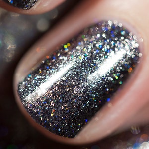 Private Reserve - Black Holographic Metallic Nail Polish