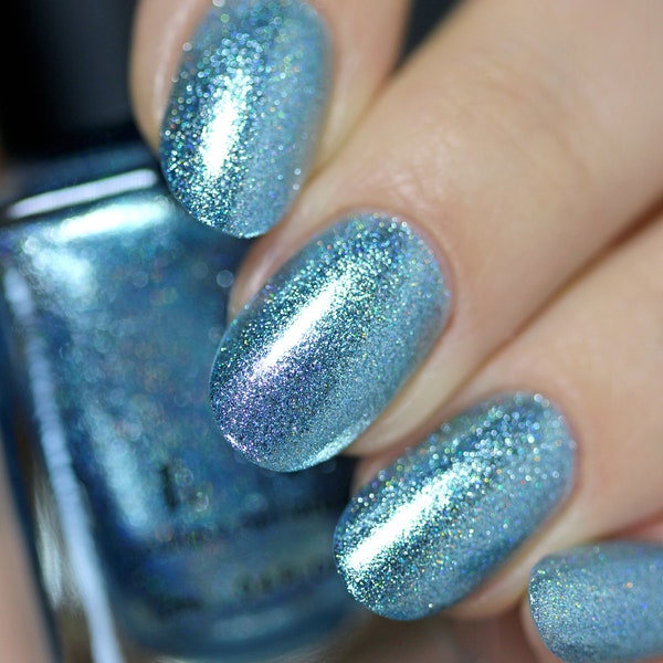 New Day - Icy Blue Holographic Metallic Nagellack