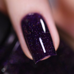 Annabelle - Stiking Blackened Eggplant Purple Holographic Nail Polish