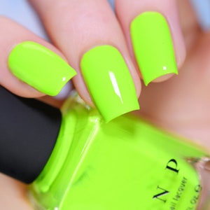 Playlist Glowing Neon Lime Cream Nail Polish image 4