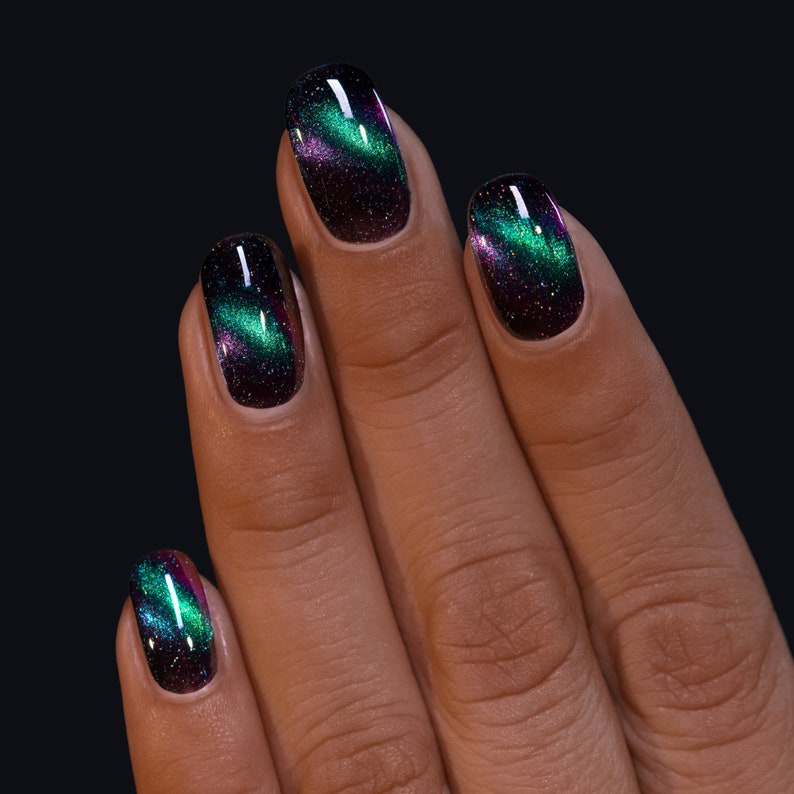 Deep Space Teal to Purple Magnetic Holographic Nail Polish image 7