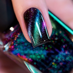 Deep Space Teal to Purple Magnetic Holographic Nail Polish image 1