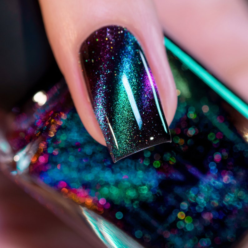 Deep Space Teal to Purple Magnetic Holographic Nail Polish image 1