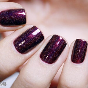 Black Orchid Deep Burgundy / Plum Vampy Holographic Nail Polish 画像 3