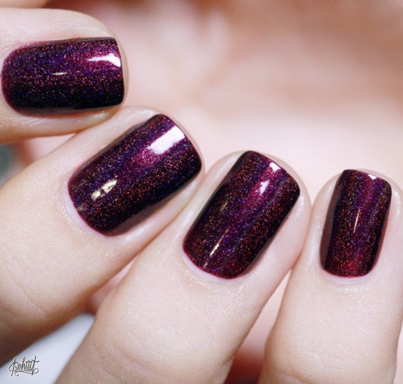 Black Orchid Deep Burgundy / Plum Vampy Holographic Nail Polish 画像 3