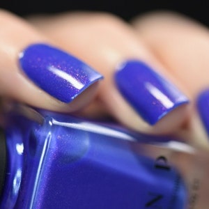 Super Juiced Blurple Holographic Nail Polish image 3