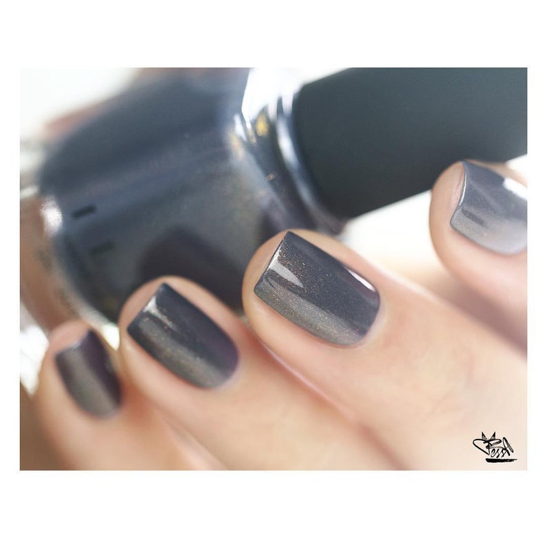 The Boulevard Slate Grey Shimmer Nail Polish image 5