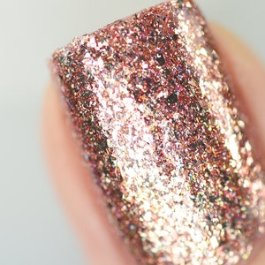 Juliette Rose Gold Holographic Nail Polish image 6