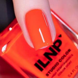 Turbocharged - Crème énergisante à l'orange fluo, vernis à ongles Studio Color High Performance Color Coat