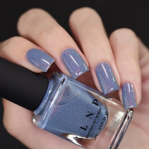 Dusk To Dawn Dusky Blue Holographic Nail Polish image 3