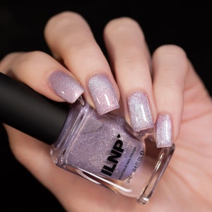 Lily Soft Lilac Magnetic Holographic Nail Polish image 3