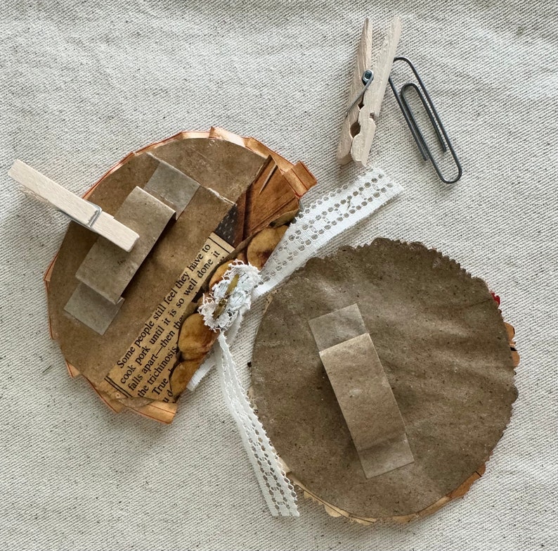 Pair of Paper Mache Flowers, Clip on Junk Journal Flower or Gift Tags