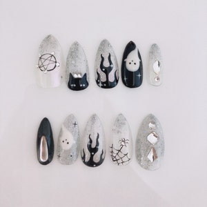 Halloween black silver ghost cat spider crystal Hand Painted Reuseable Nail l Press on Nails I Fake Nails I False Nails