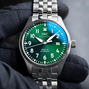 Vintage IWC Pilot’s Watch Mark XX Green Dial 5/2023 Steel Bracelet 40 Automatic IW328206