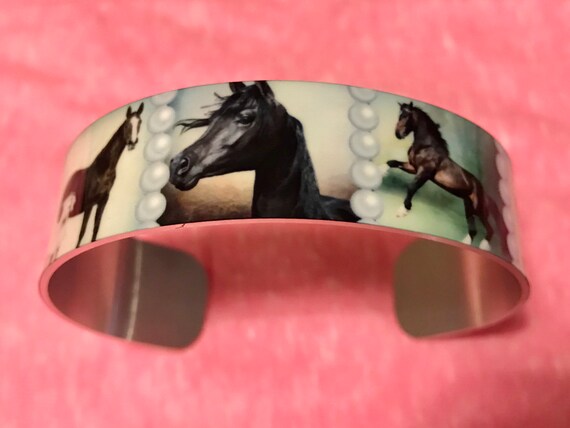 Beautiful aluminum cuff bracelet with horses and pearl graphics