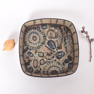 26,5 cm / 10.4&quot; Nils Thorsson for Royal Copenhagen - Large Square Tray - Brown 870/2885 - Danish Scandinavian Mid-century Ceramic Home Decor