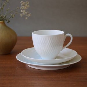 Royal Copenhagen - HVEDEKORN / Wheat Grain - Coffee Trio - Cup / Saucer / Plate - Thorkild Olsen - 14230 - Danish Mid-century Tableware