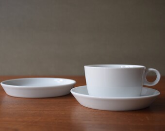 Mid-century Danish - HANK White - Coffee / Tea Trio - Cup / Saucer / Plate - Bing & Grøndahl - Hans Erik Magnussen - Scandinavian Design