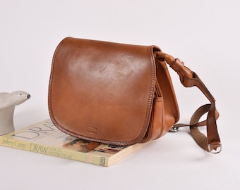 Vintage 1970s/80s Scandinavian - Full Grain Leather Shoulder Bag with Macrame Bag - Crossbody - Natural Patina - Danish Retro Design 1970s