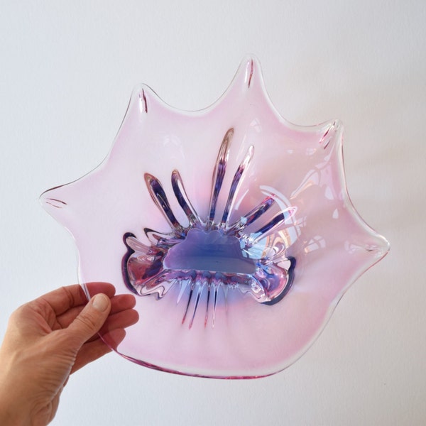 Eyecatcher! Mid-century Glass Bowl - Organic Shape - Purple & Pink - Jozef Hospodka for Chribska Sklarna - Collectible Czechoslovak Design