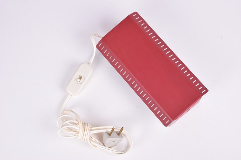 Lámpara de pared danesa de mediados de siglo con pantalla ajustable - Metal rojo - Hamalux - Diseño de iluminación escandinavo para dormitorio/habitación infantil imagen 5