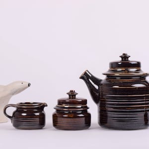 Excellent! Arabia Finland - MAHONKI Brown - Large Brown Teapot + Cream & Sugar Set - Ulla Procope - Scandinavian Midcentury Tableware Design