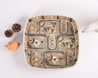 Nils Thorsson for Royal Copenhagen - Large Tray - Fish Motif - Brown Beige White - 719/2885 - Danish Mid-century Ceramic Home Decor