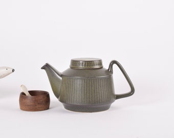 Stavangerflint Norway - NORDKAPP - Large Teapot - Dark Moss Green - Stripe Decor - Scandinavian Mid-century Retro Tableware Design 1960s