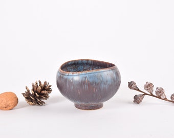 Gunnar Nylund for Rörstrand - Small Bowl - Amorphous Shape - Blue & Brown Glaze - Drop Decor - Model AUX - Scandinavian Mid-century Ceramic