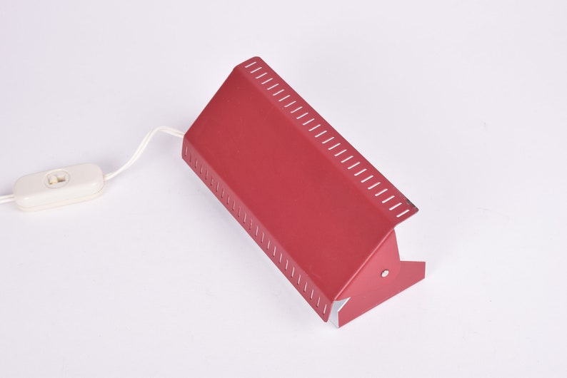 Lámpara de pared danesa de mediados de siglo con pantalla ajustable - Metal rojo - Hamalux - Diseño de iluminación escandinavo para dormitorio/habitación infantil imagen 3