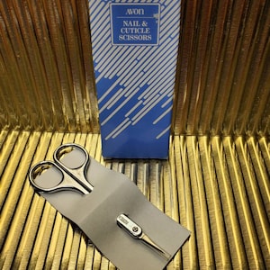 Vintage Avon 1989 Nail & Cuticle Scissors