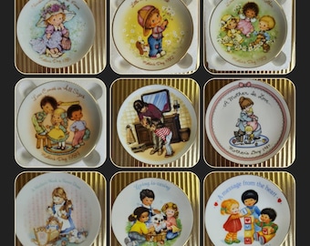 New Vintage Avon Mother's Day Plate 1980s to 1990s New in Box with Display Stands NIB