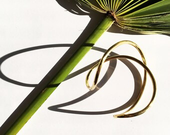 Jung Bangle | assimetrical brass bracelet