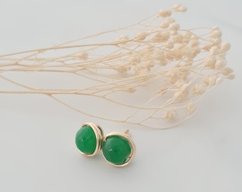 Puces d'oreilles en jade vert, Bijoux d'oreille en jade, Boucles d'oreilles en jade, Pierre verte, Cadeaux fête des Mères, Cadeaux 35e anniversaire, Cadeaux pour femme