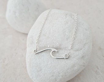 Collier vague, vague de mer minimaliste, collier de surf, bijoux de plage, cadeaux pour femme et fille, bijoux de surf, collier vague océan