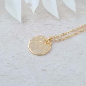Dainty Gold Coin Minimalist Necklace, Hand Hammered Small Disc, Coin Necklace, Bridesmaid Gift, Layering Necklace, Girl Gift, Coin Pendant