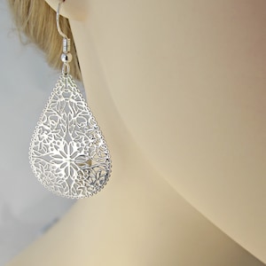 Silver Filigree Dangle Earrings, Light Weight Earrings, Feminine Earrings, Chandelier Earrings, Flower Earrings, Minimalist Earrings